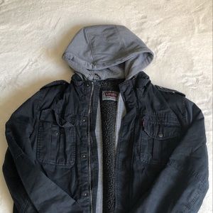 Men’s medium Levi’s trucker jacket